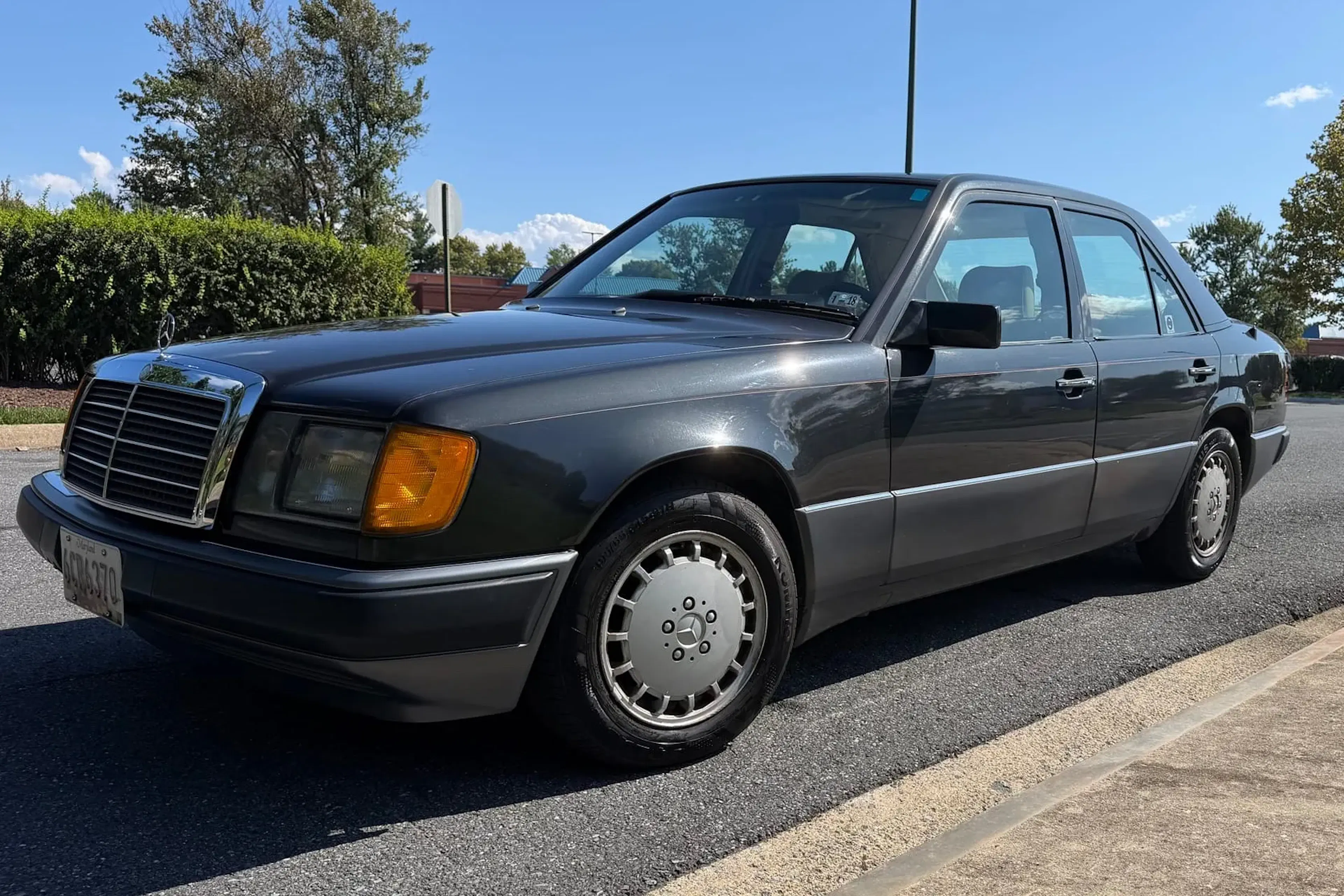 1989 Mercedes-Benz 300E VIN WDBEA30D8KA824668 | Hagerty Valuation